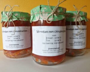 Worteljam met citrusvruchten