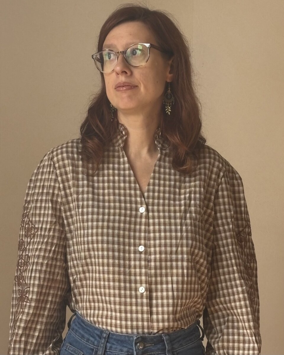 Blouse Bruin met Bloem print.
